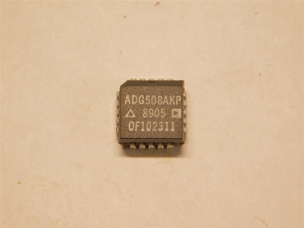 Analog Devices ADG508AKP CMOS 4-/8 Channel Analog Multiplexers IC 20-PLCC