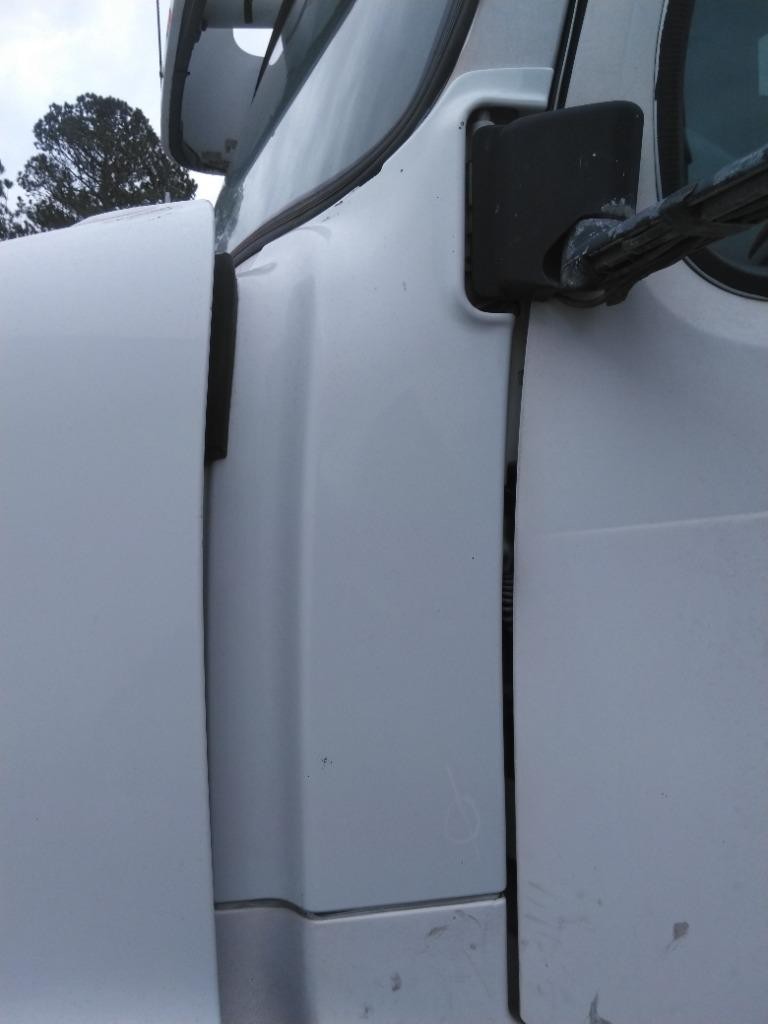 For 2001 VOLVO VNL COWL Left ,  GA