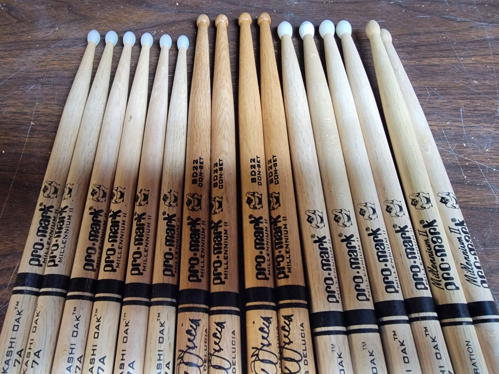 PRO-MARK OAK DRUMSTICKS 8 PAIRS