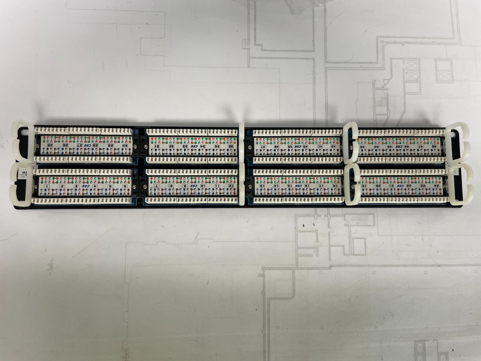 INTELLINET NETWORK SOLUTIONS Cat5e Patch Panel Wired 48-Ports P51