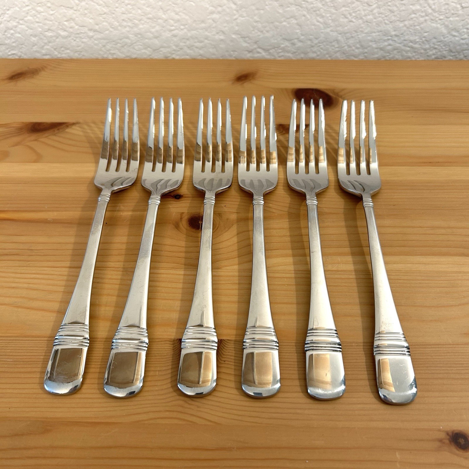 6 NEW DINNER FORKS Oneida ASTRAGAL 1996 Glossy USA STAINLESS Silverware