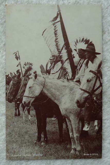 1940's ARCADE CARD APACHE INDIAN WARRIORS & HORSES NATIVE AMERICAN INDIAN #17
