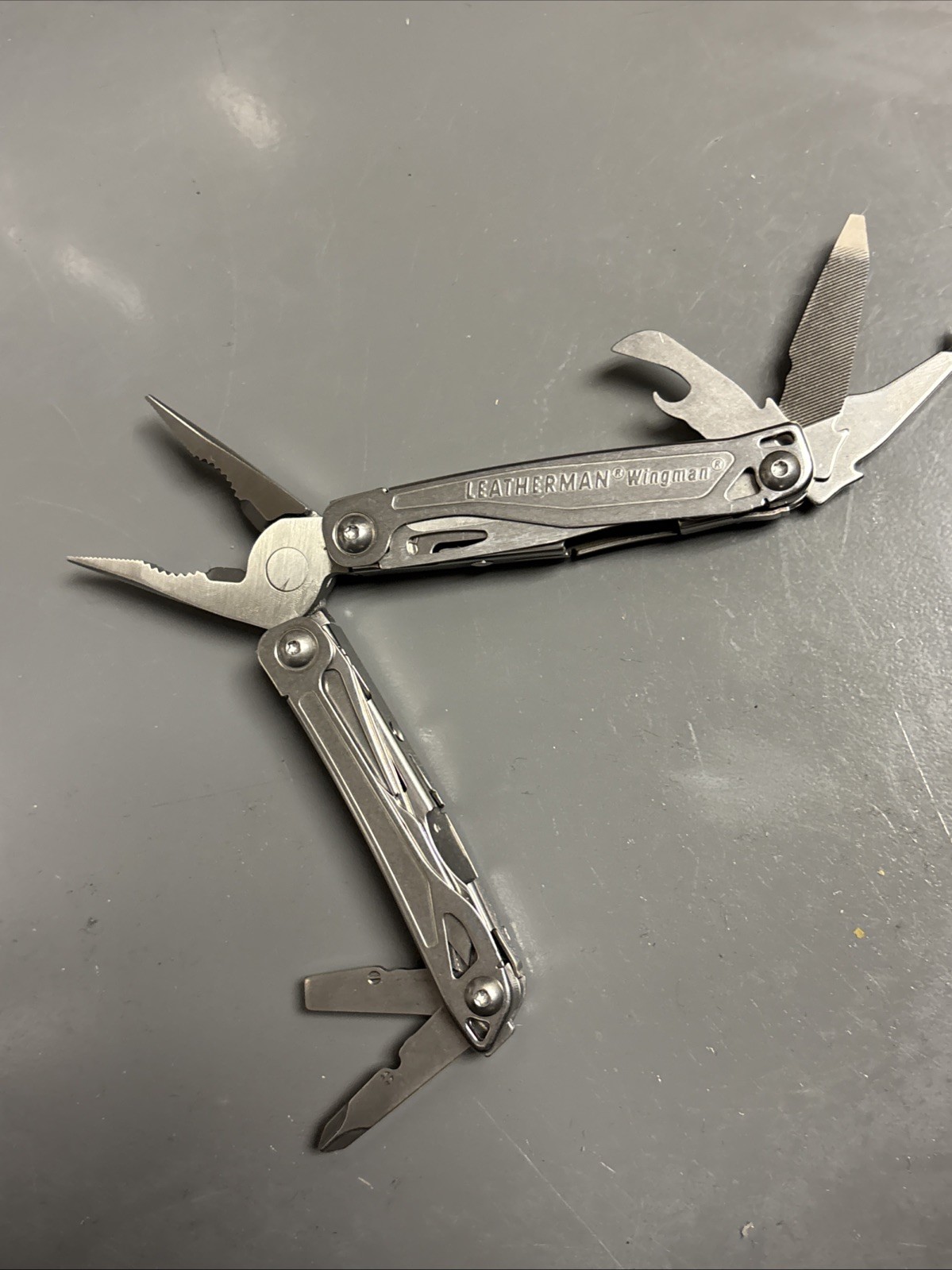 LEATHERMAN MULTI TOOL - WINGMAN