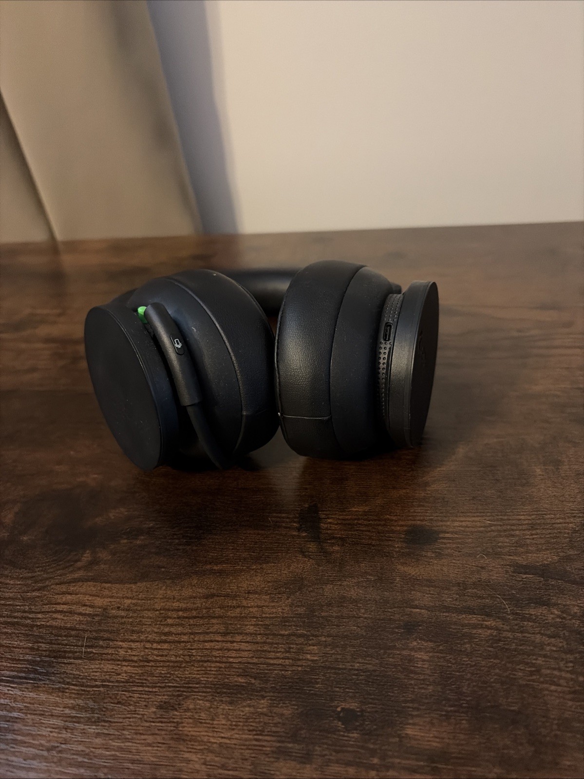 Xbox Wireless Headset Pre-owned with box