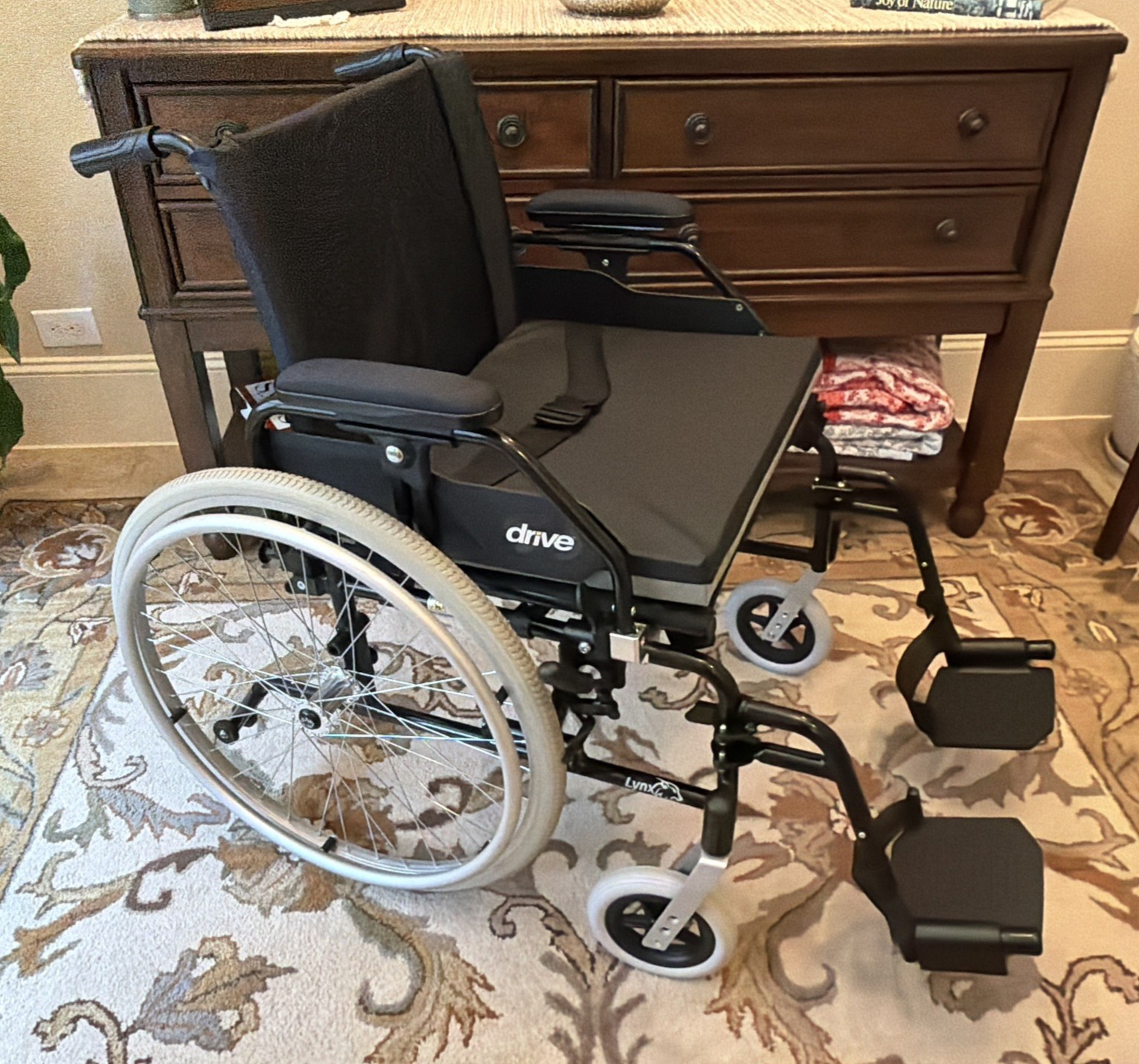 Drive Medical Lynx Ultra Lightweight Wheelchair Adult 275 Pounds Max Capacity