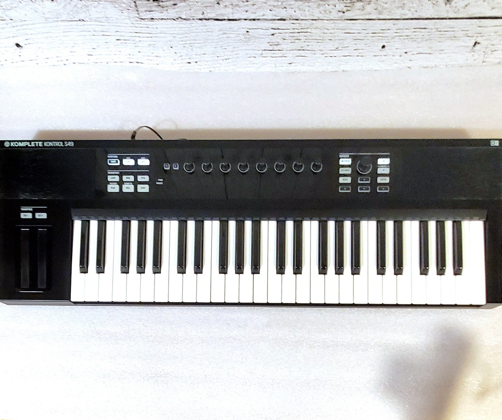 Native Instruments Komplete Kontrol s49 Controller Keyboard