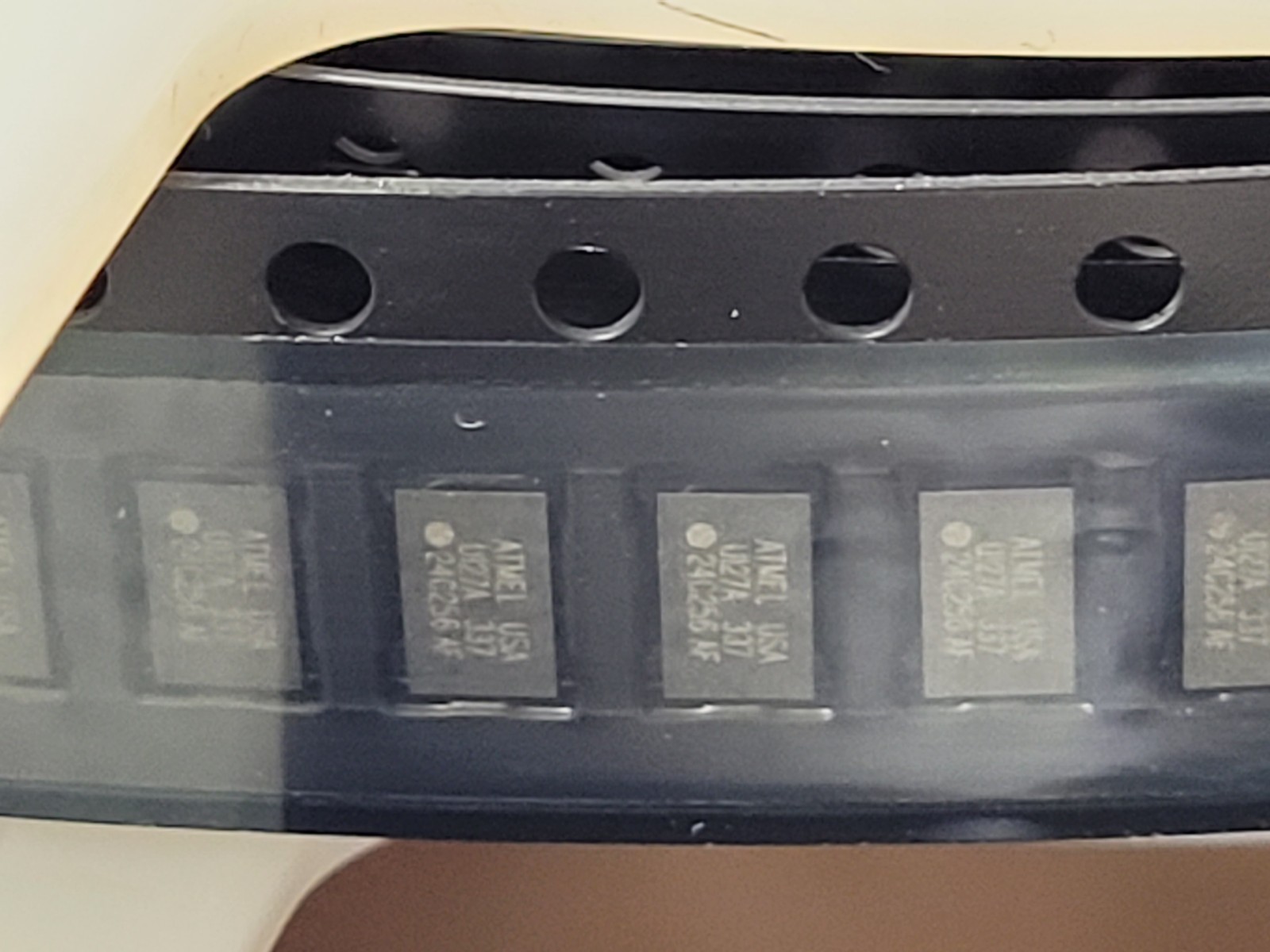 (10 PCS) AT24C256-10UI-1.8 ATMEL EEPROM, 32KX8, Serial, CMOS, 1.8V, PBGA8