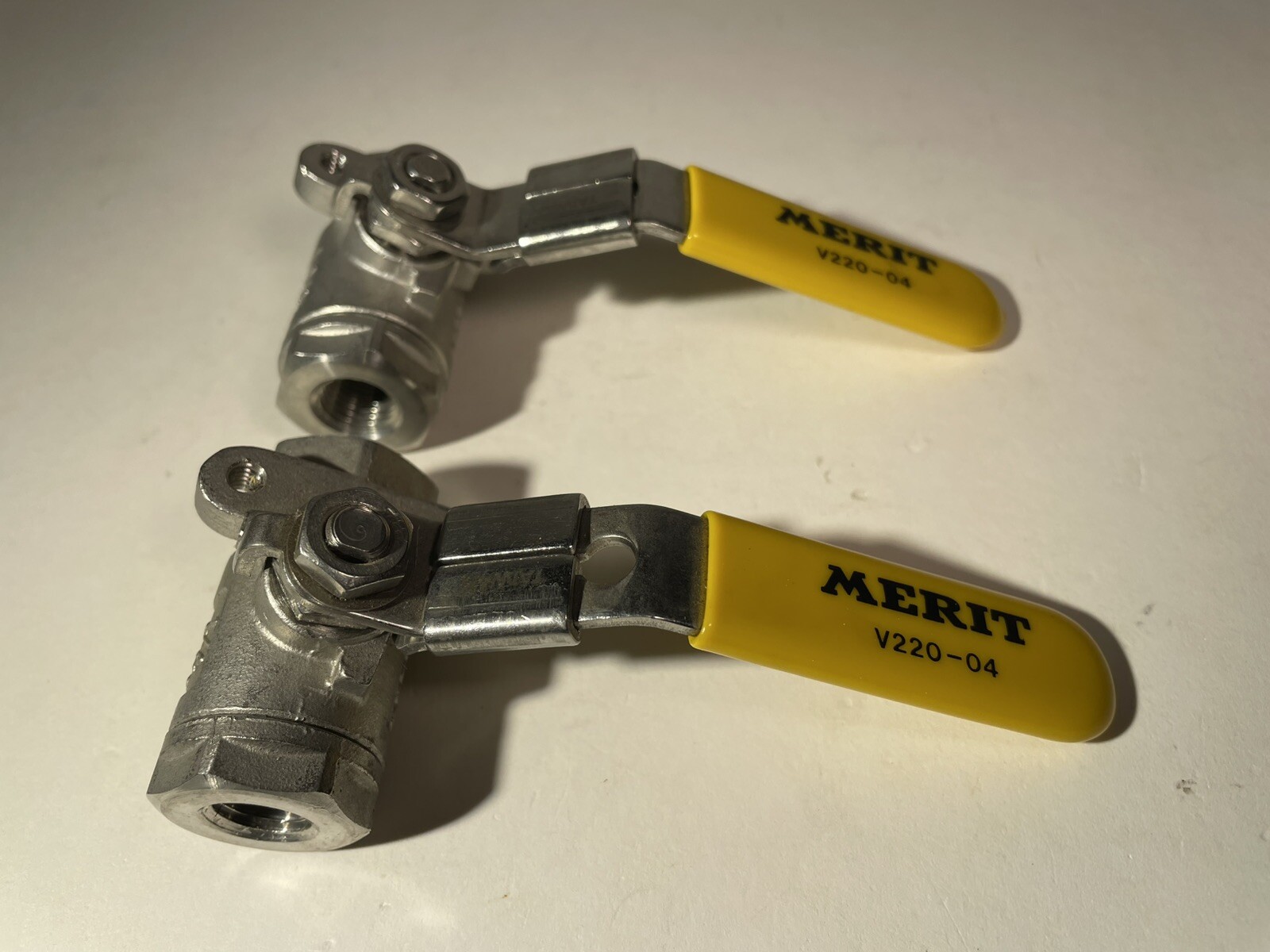 LOT of 2 (TWO) MERIT V220-04 Ball Valve .25 IN Type 316 2000 WOG NOS