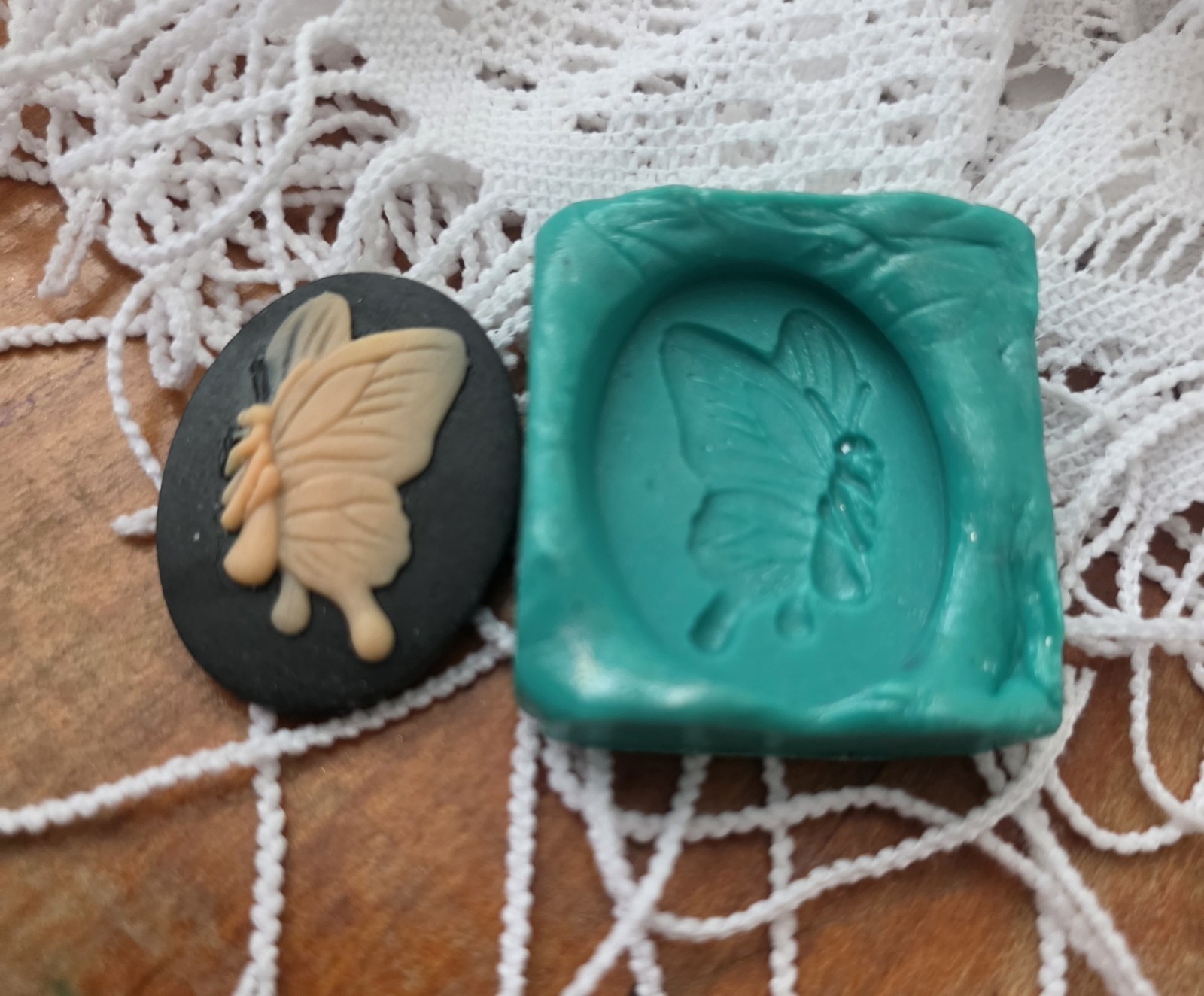 Butterfly Cameo Mold, Jewelry Making For Resin / Polymer Clay 40 X 30 mm