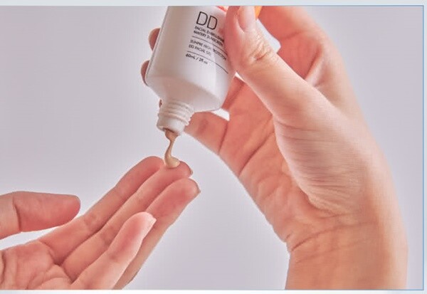 [SUNPRE] Holly Meiga High-Efficiency Moisturizing DD sunscreen SPF50 60ml 荷麗美加