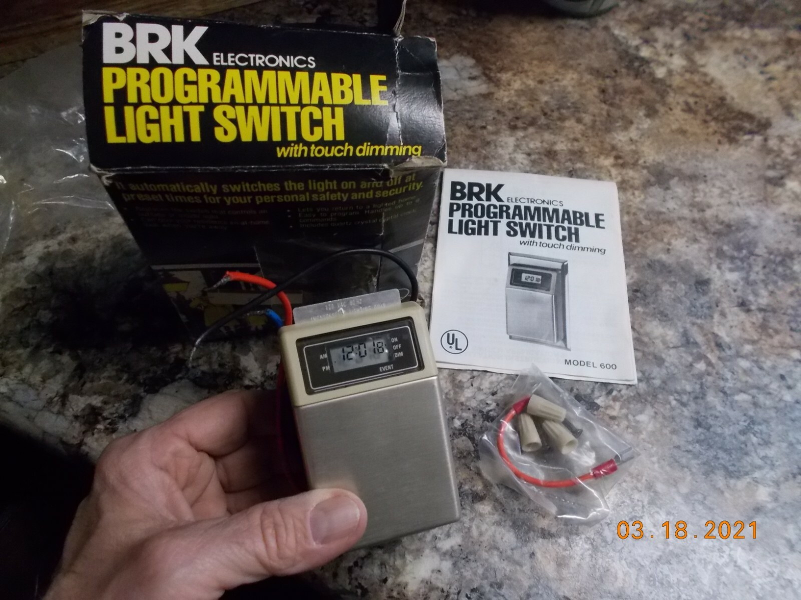 NIOB BRK Electronics Programmable Light Switch Model 600, untested