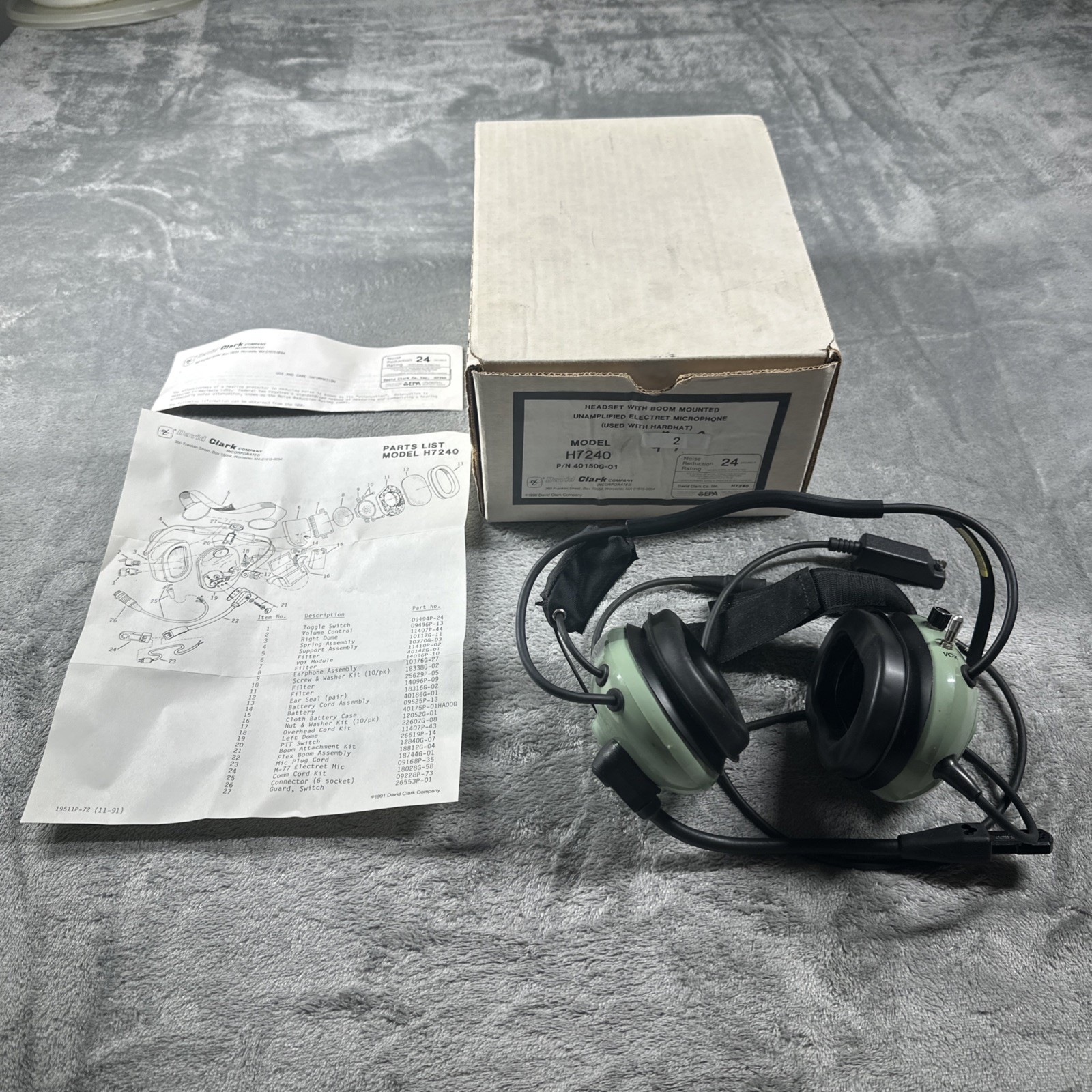 David Clark Model H7240 Vox Headset w/Boom Mounted M-77 Electret Microphone