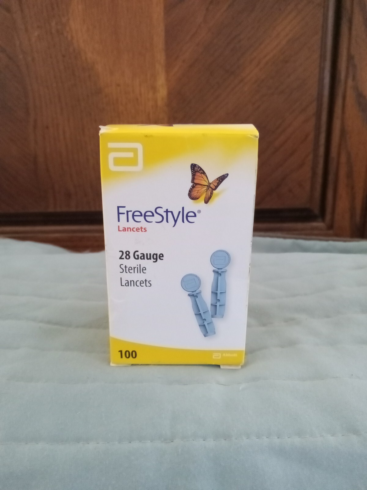 100  FREE STYLE 28 GAUGE STERILE  LANCETS   BY ABBOTT DIABETIC CARE  06 2024.