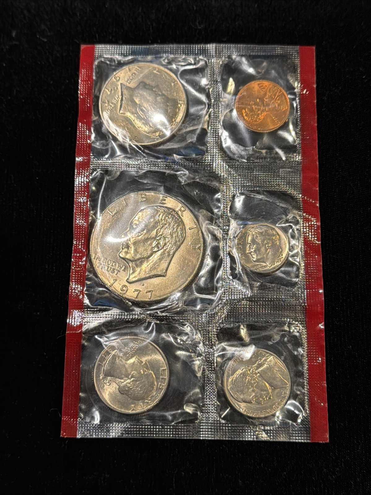 1977-D 1/2 MINT SET WITH UNITED STATES EISENHOWER DOLLAR SEALED BRAND NEW