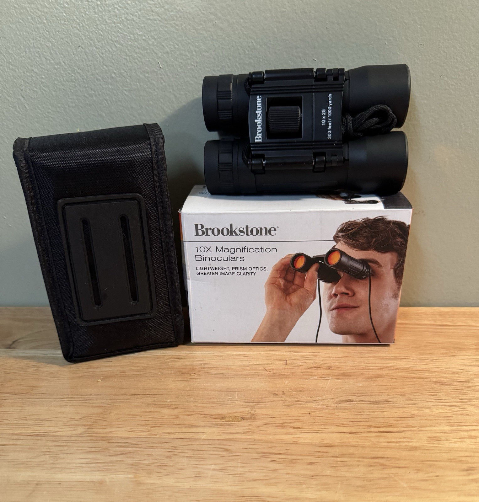 BROOKSTONE BINOCULARS 10X25 346 FEET/1000 YARDS Foldable Compact With Case New