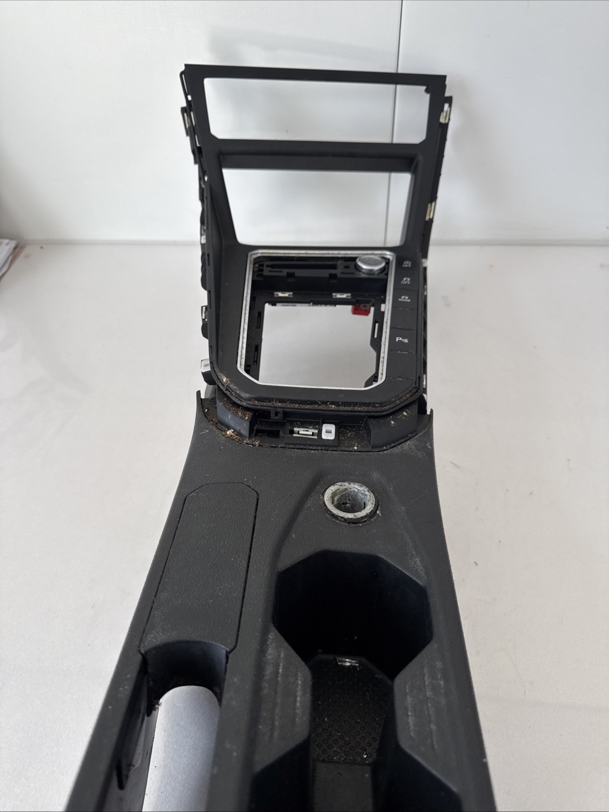 Volkswagen Polo 2021-2024 CENTRE CONSOLE SURROUND/CUP HOLDER 2G2863243