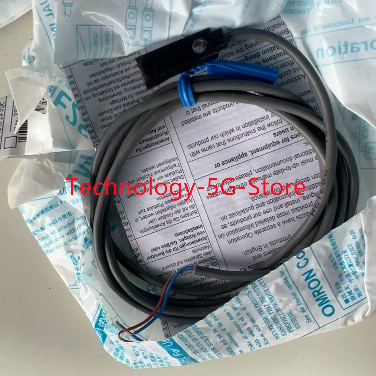 NEW Omron E2S-Q21 Proximity Sensor 2-Wire