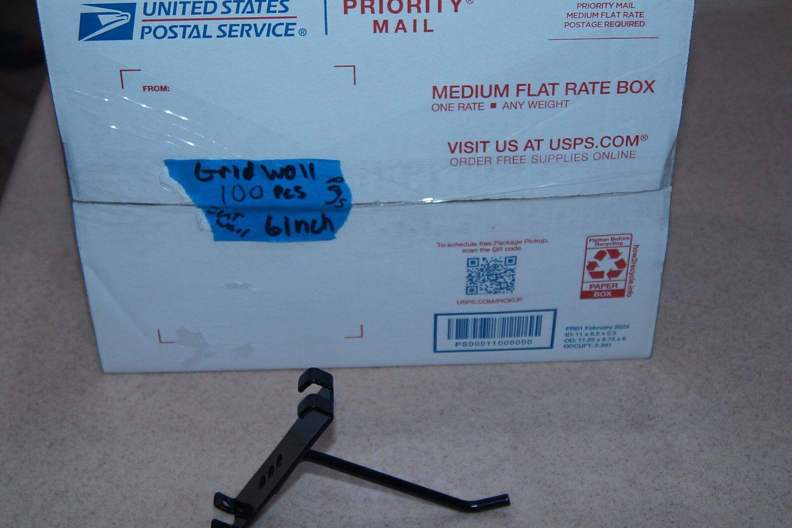 LOT OF 100 BLACK METAL GRIDWALL 6" HOOKS FREE SHIPPING