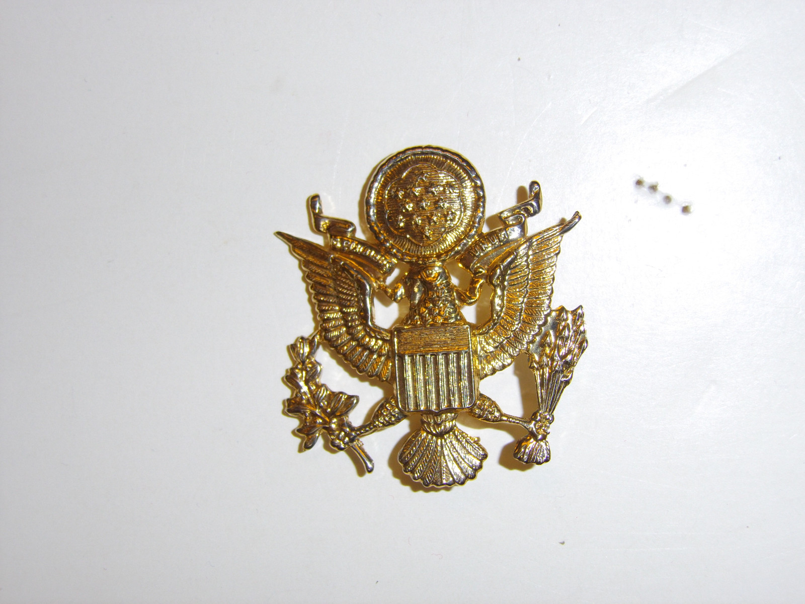 b5263 US WW2 WASP WAC WAAC Officer's Hat Emblem Eagle pin back Gold small R8A