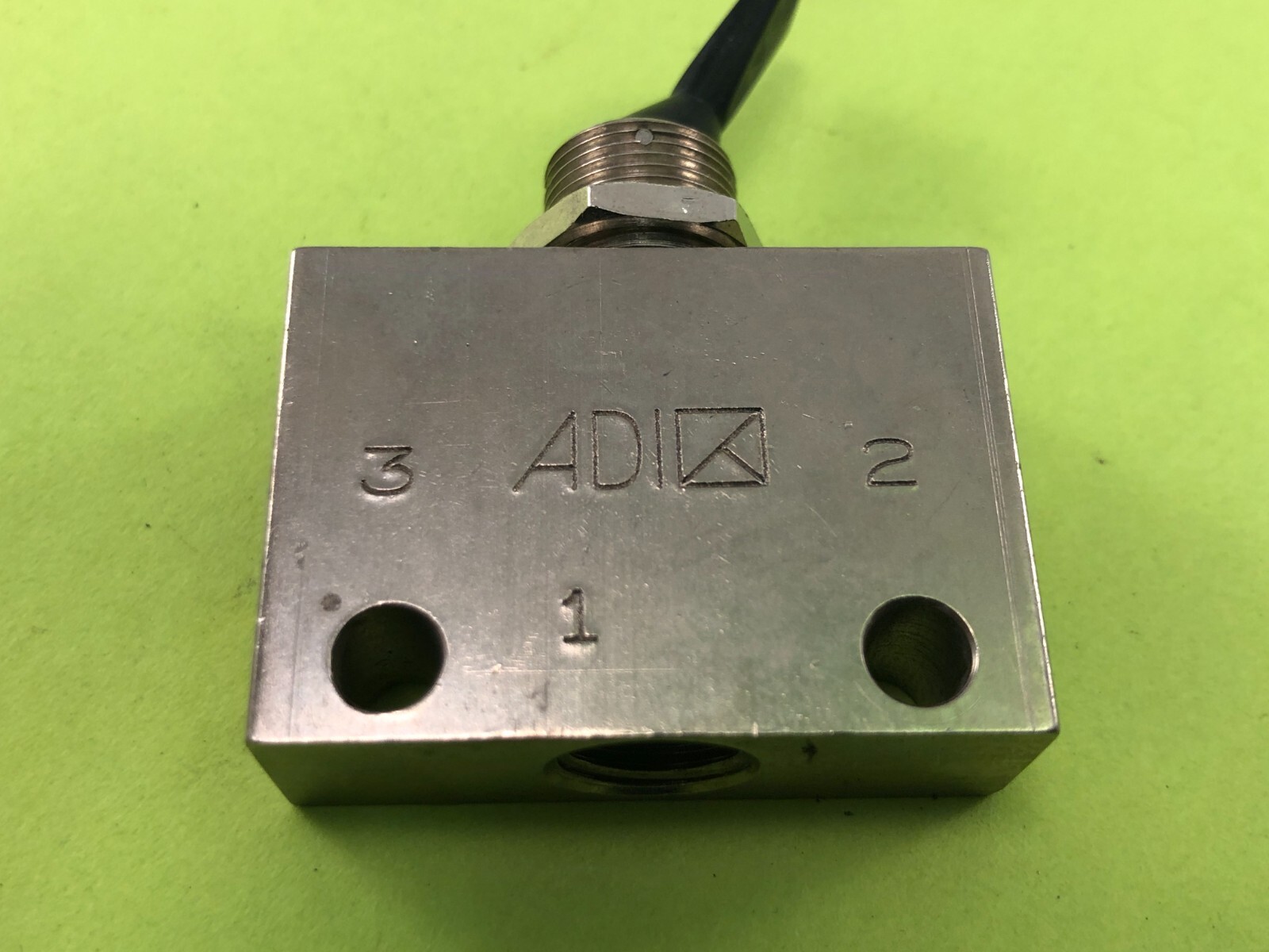 Norgren/Pneumadyne CO40501 Valves: 1/8"npt fully Ported 3-way NC 0405 01 JF