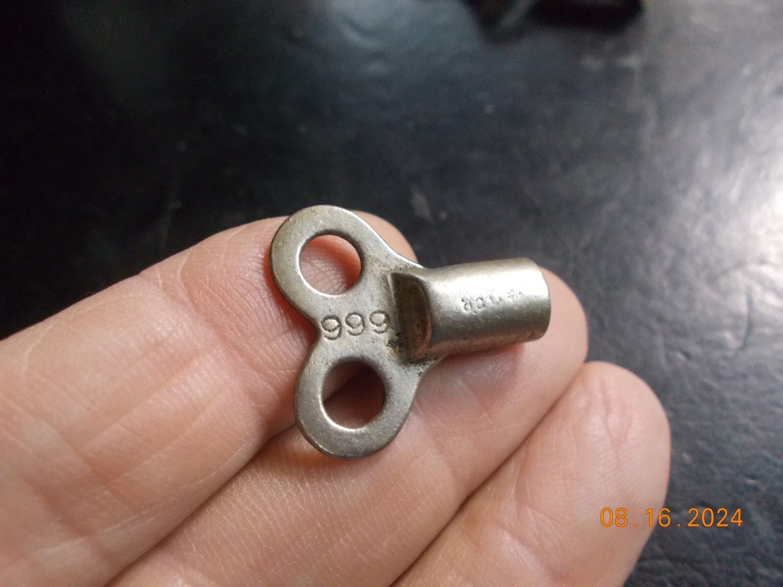 New Taylor 999 Square Key for toy, Gas Furnace, Radiator or ??, Germany