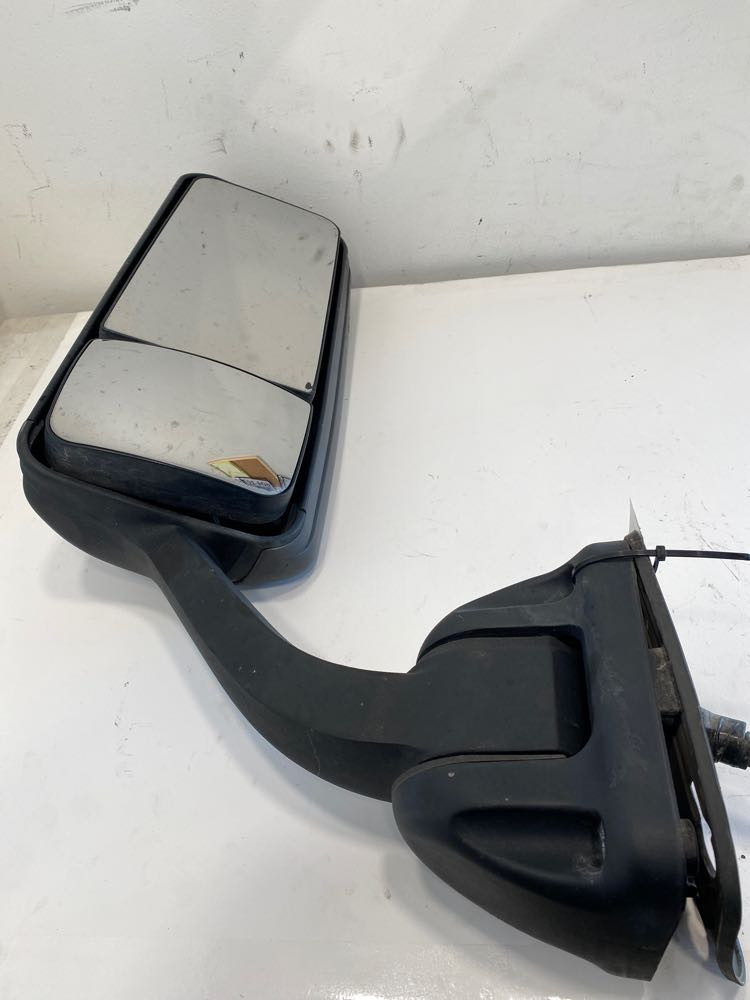 2016 Freightliner Cascadia Mirror A2269637000 (613-14252)