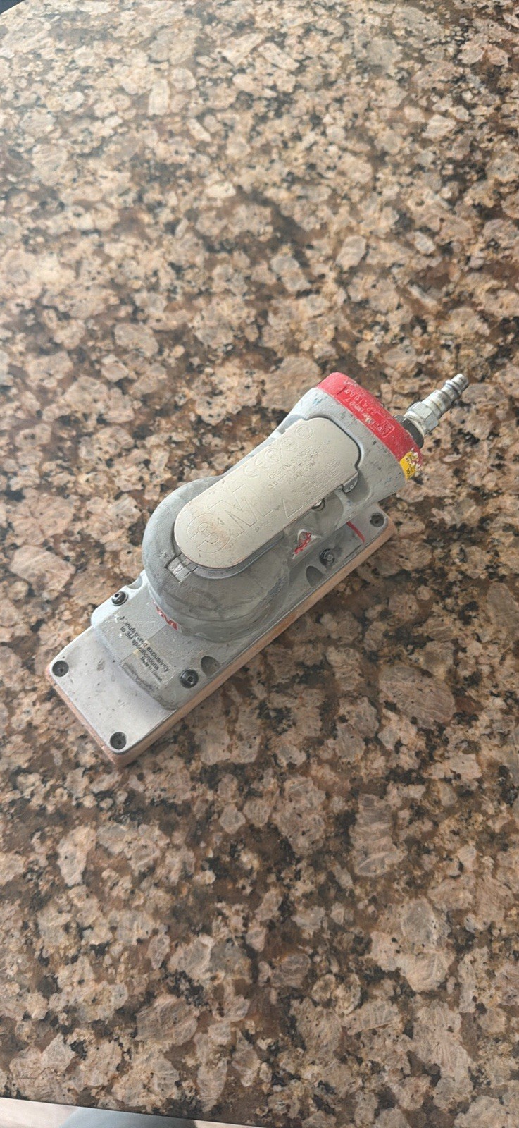 3M Elite Non-Vacuum Random Orbital Sander, 28527 Used