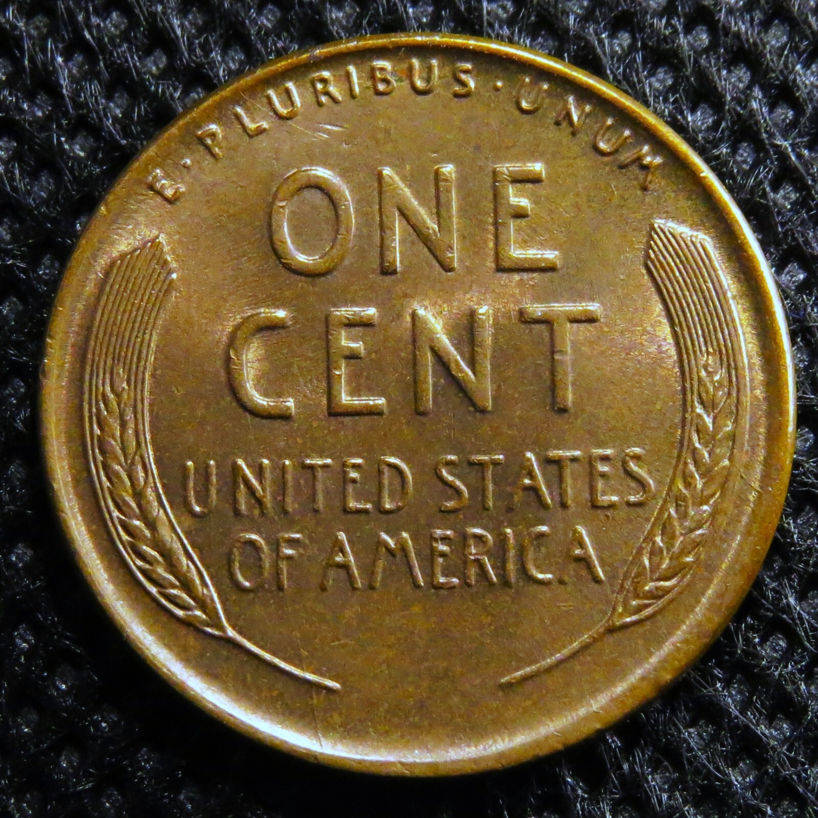 Uncirculated 1935 Lincoln Wheat Cent with great luster!