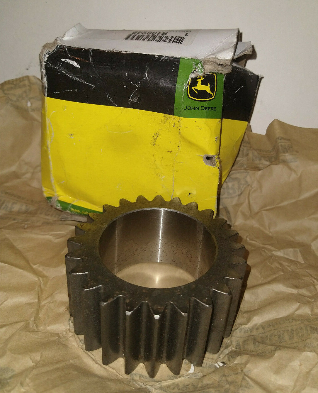 1 NEW JOHN DEERE R100249 PLANET PINION GEAR NIB ***MAKE OFFER***
