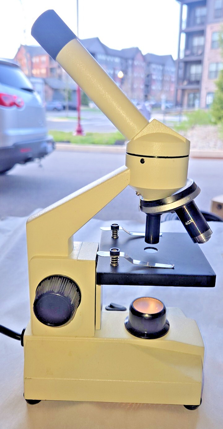 Vintage Student Microscope WF10X Eyepiece 4X 10X 40X Objectives (#0008)