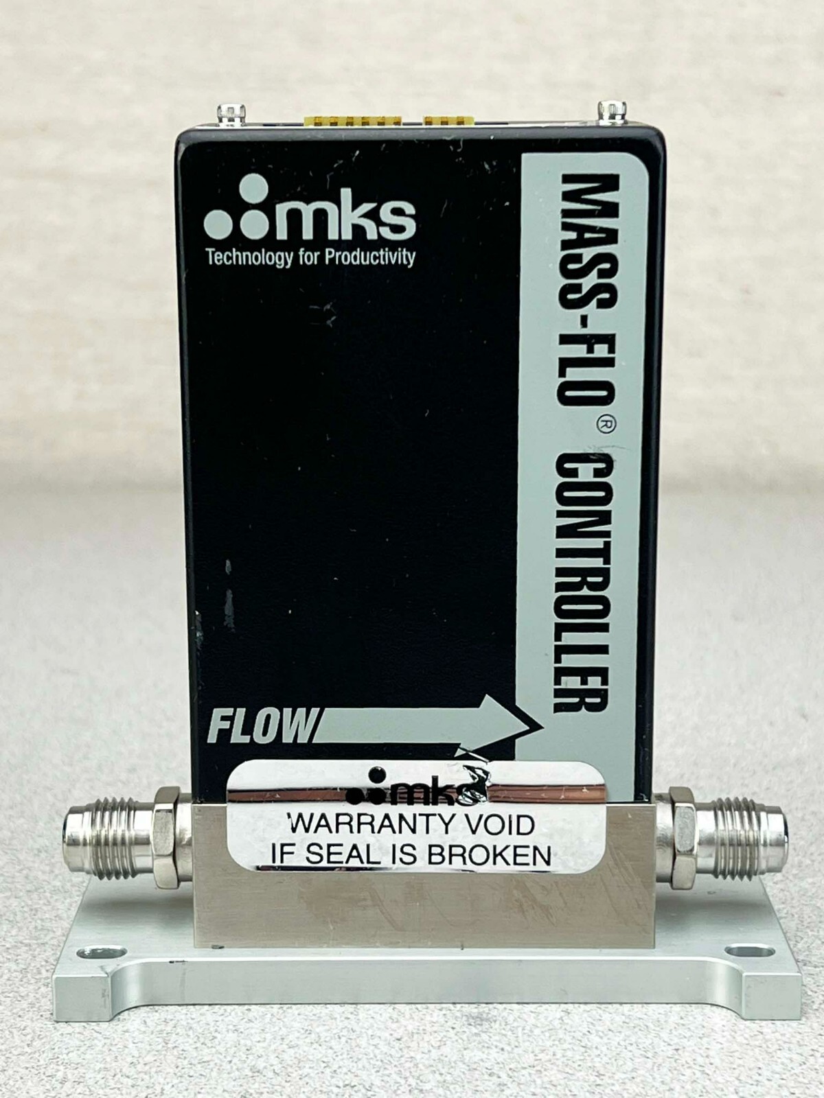 MKS 1179A00151CR1CV Mass-Flo Controller, 50sccm, He *used working