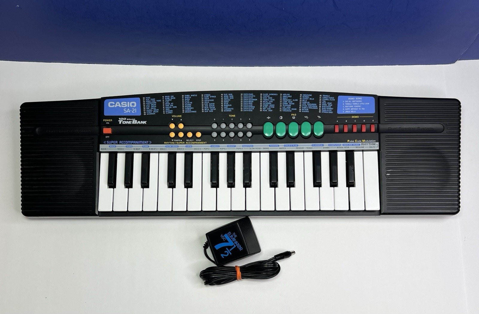 Casio SA-21 Electric Synth Keyboard Portable 100 Sound Tone Bank Dual Speakers