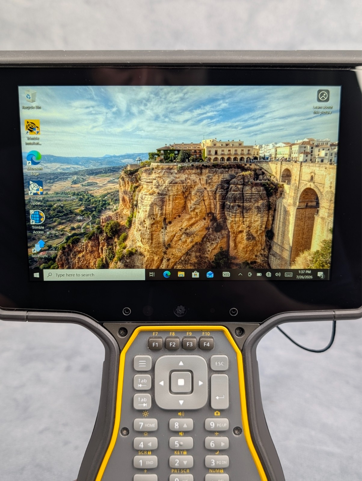 Trimble TSC7 Survey Controller | Access 2025.11 | General Survey + Roads Charger