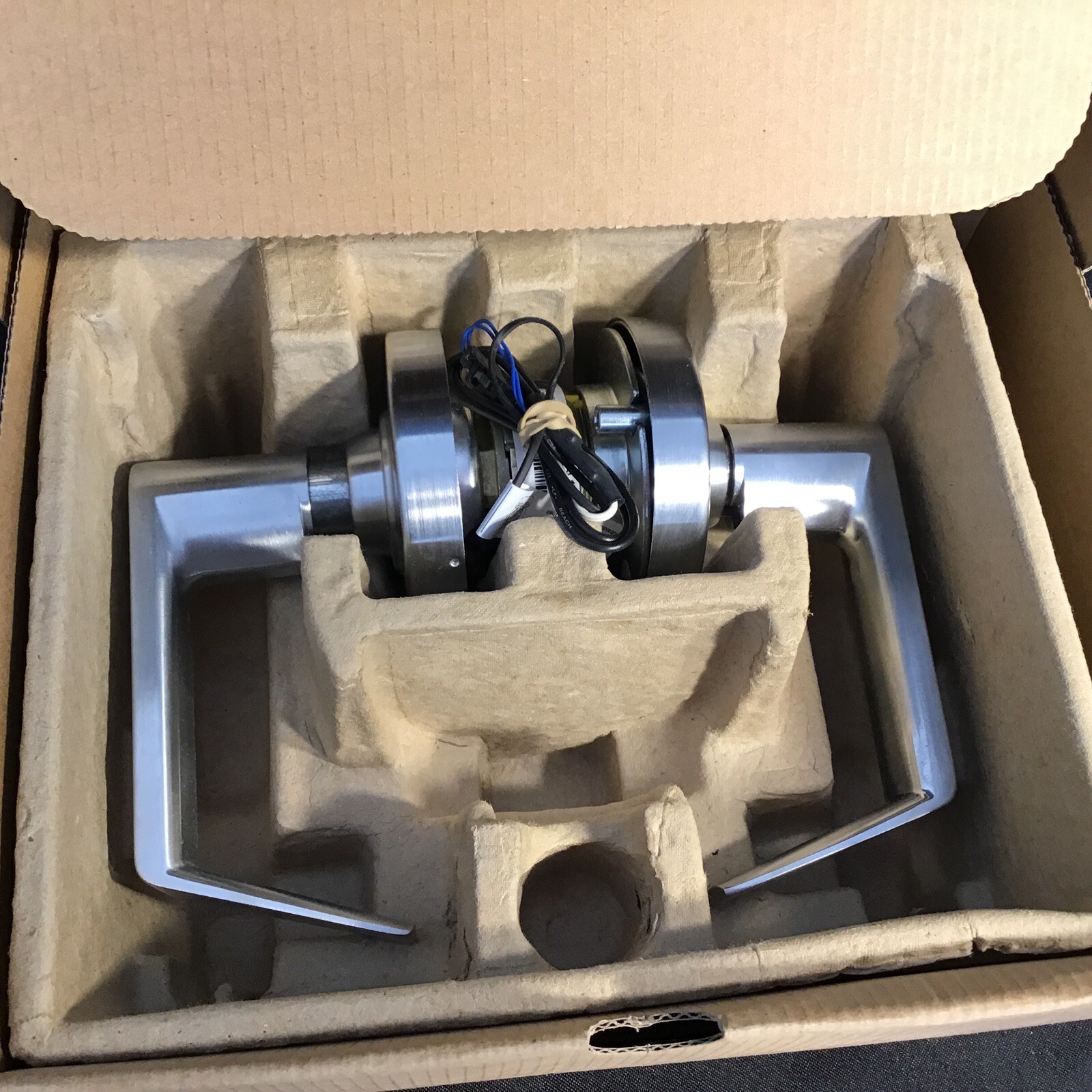 Command Access CLN96 ND80 Electrified Stroreroom Lever Rhodes 12v *KB*