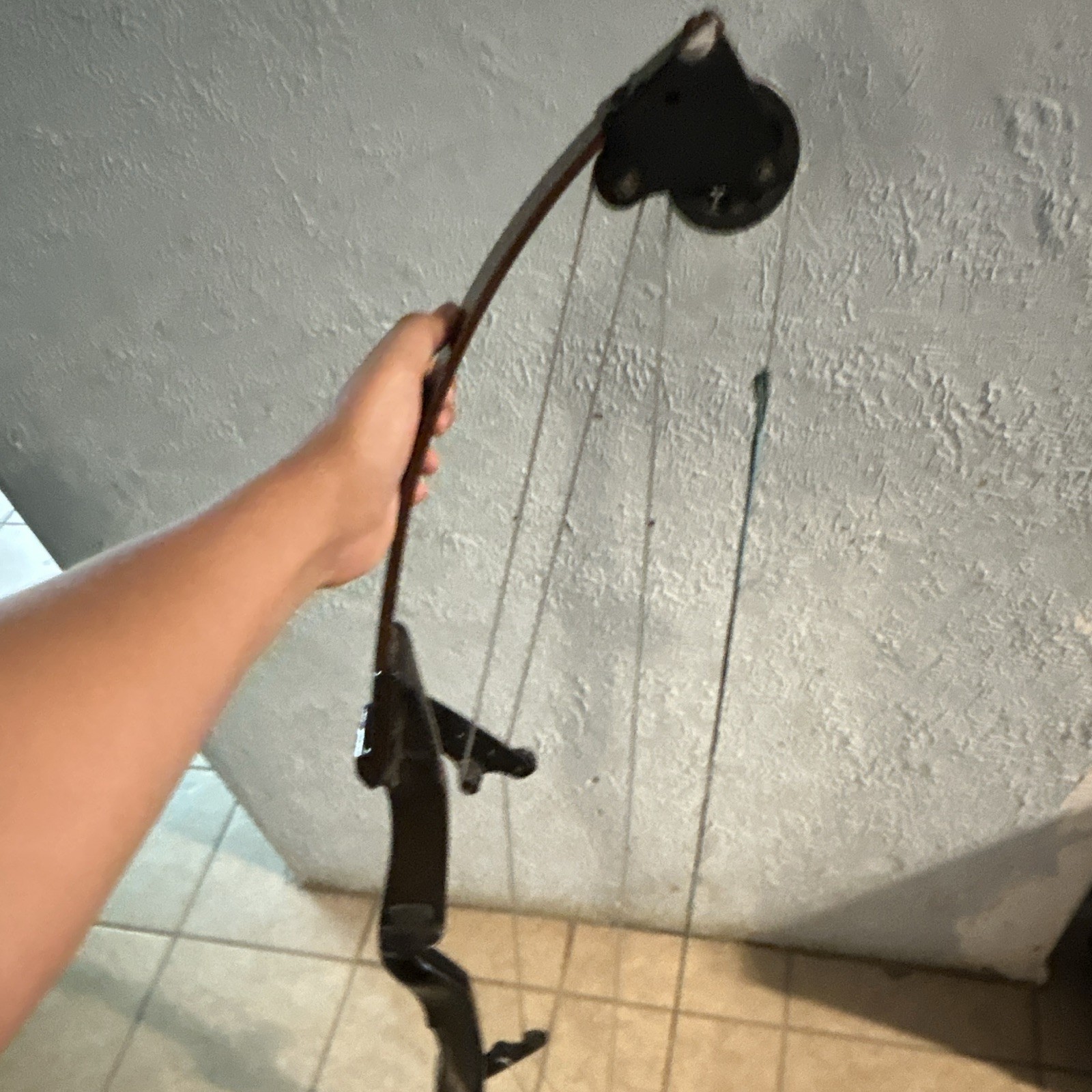 Bear Archery Whitetail Hunter RH Compound Bow 60lb 30in DL 48in Brown/Black