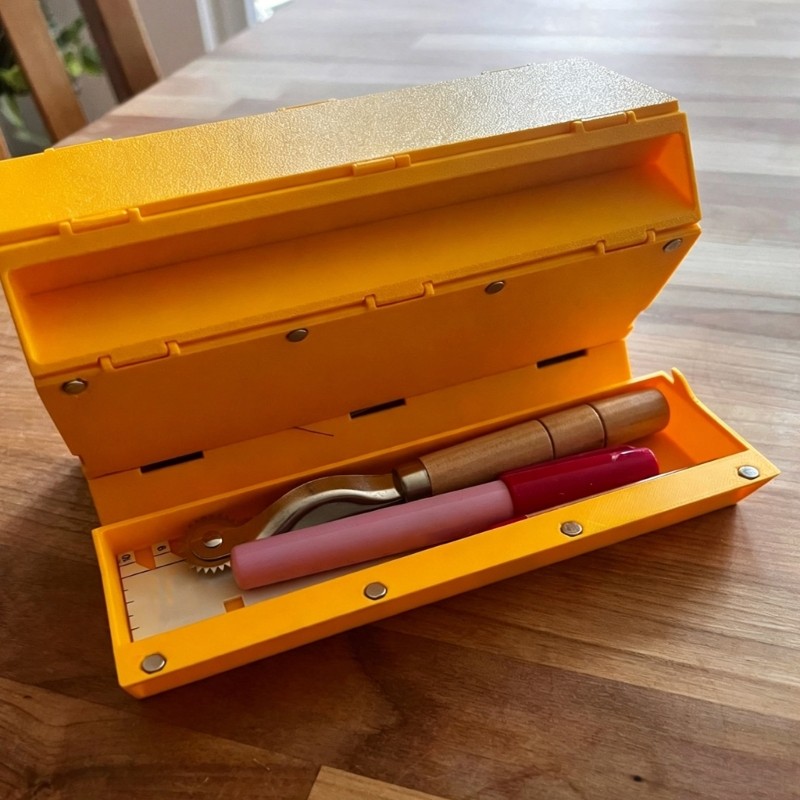 Space Saving Tool Tray With Customizable Layout For Home And Professional Use