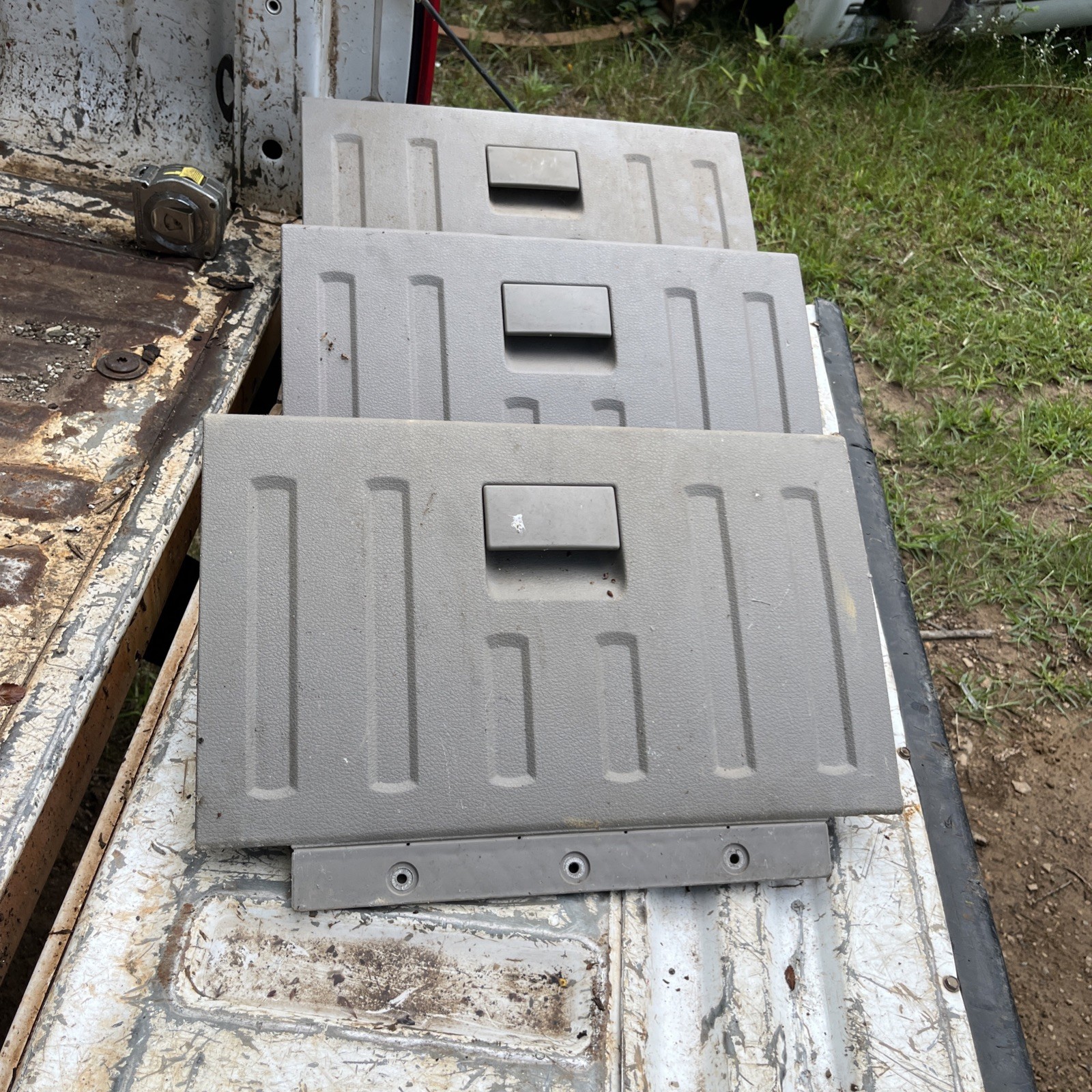 08-16 FORD F-250 F-350 SUPER DUTY GLOVE BOX Grey