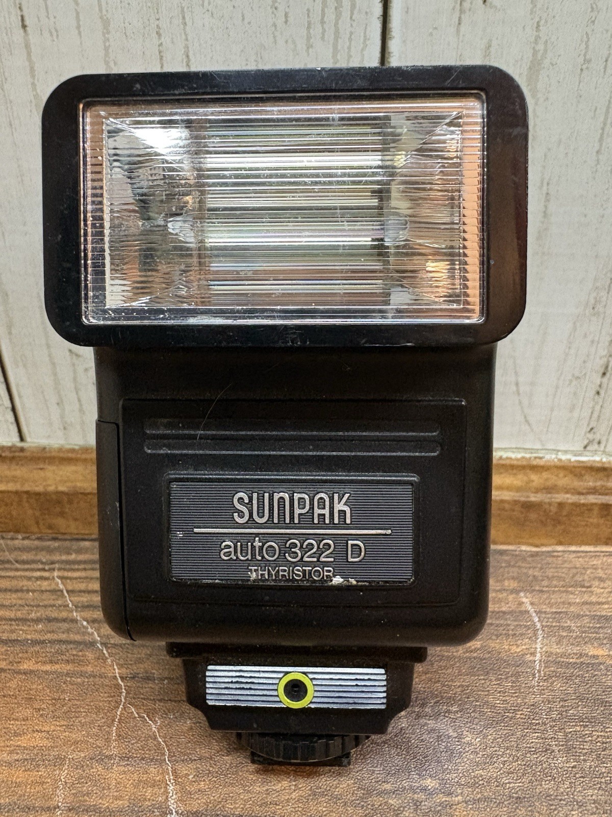 Sunpak Auto 322 D Thyristor Shoe Mount Flash for Nikon FE-EM Turns On PARTS ONLY