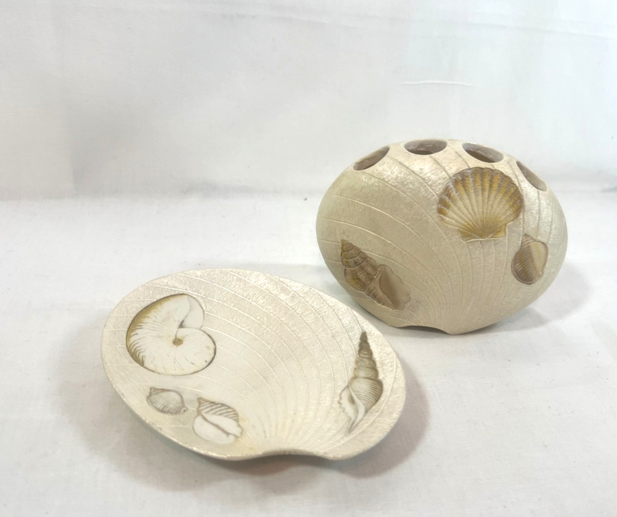 CROSCILL Beachcomber Shells Bath Accessory Set