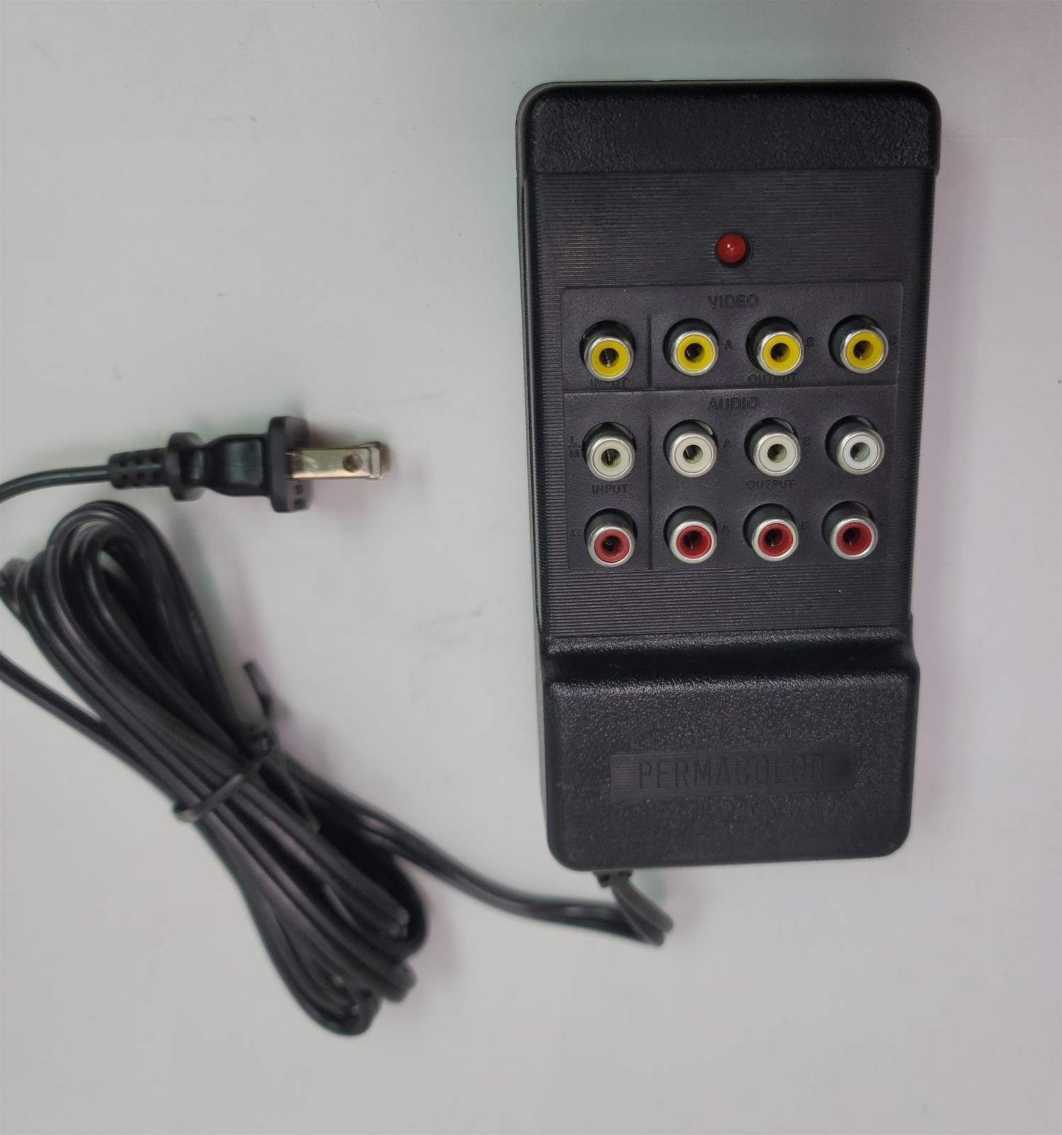 Permacolor 10G203 3-Way Distribution Amp Phono/RCA Input & Output