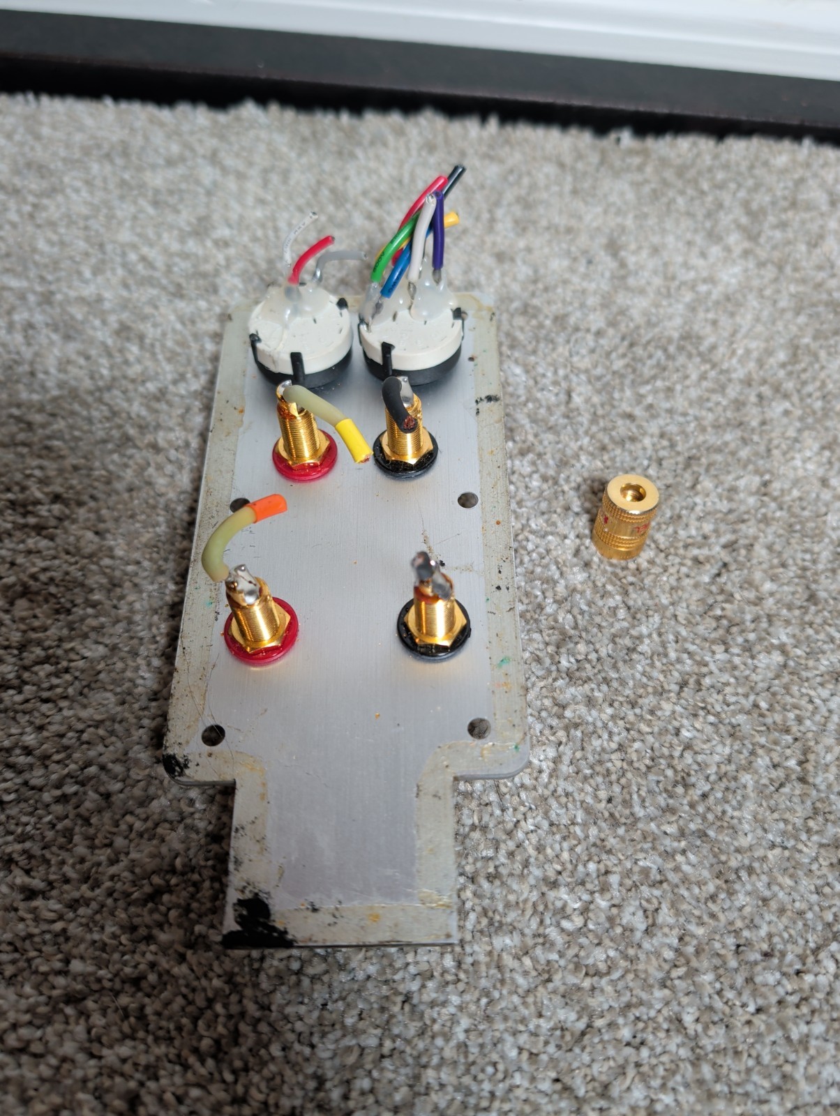 Revel Ultima Gem binding posts terminals frequency knobs and gold plated biamp