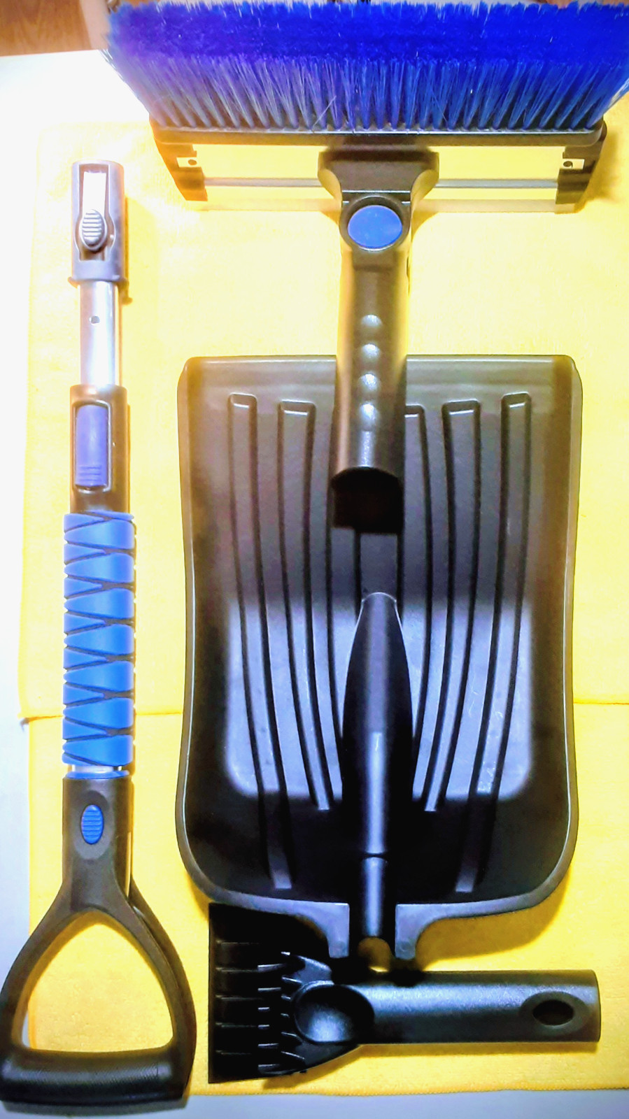 YEITSNOW Extendable Snow Brush with Ice Scraper Telescopic Snow Shovel