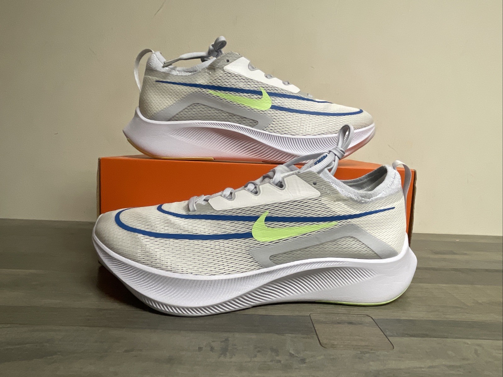 Nike Zoom Fly 4 White Blue Lime Glow Running Sneakers CT2392-100 Men's Size 11.5