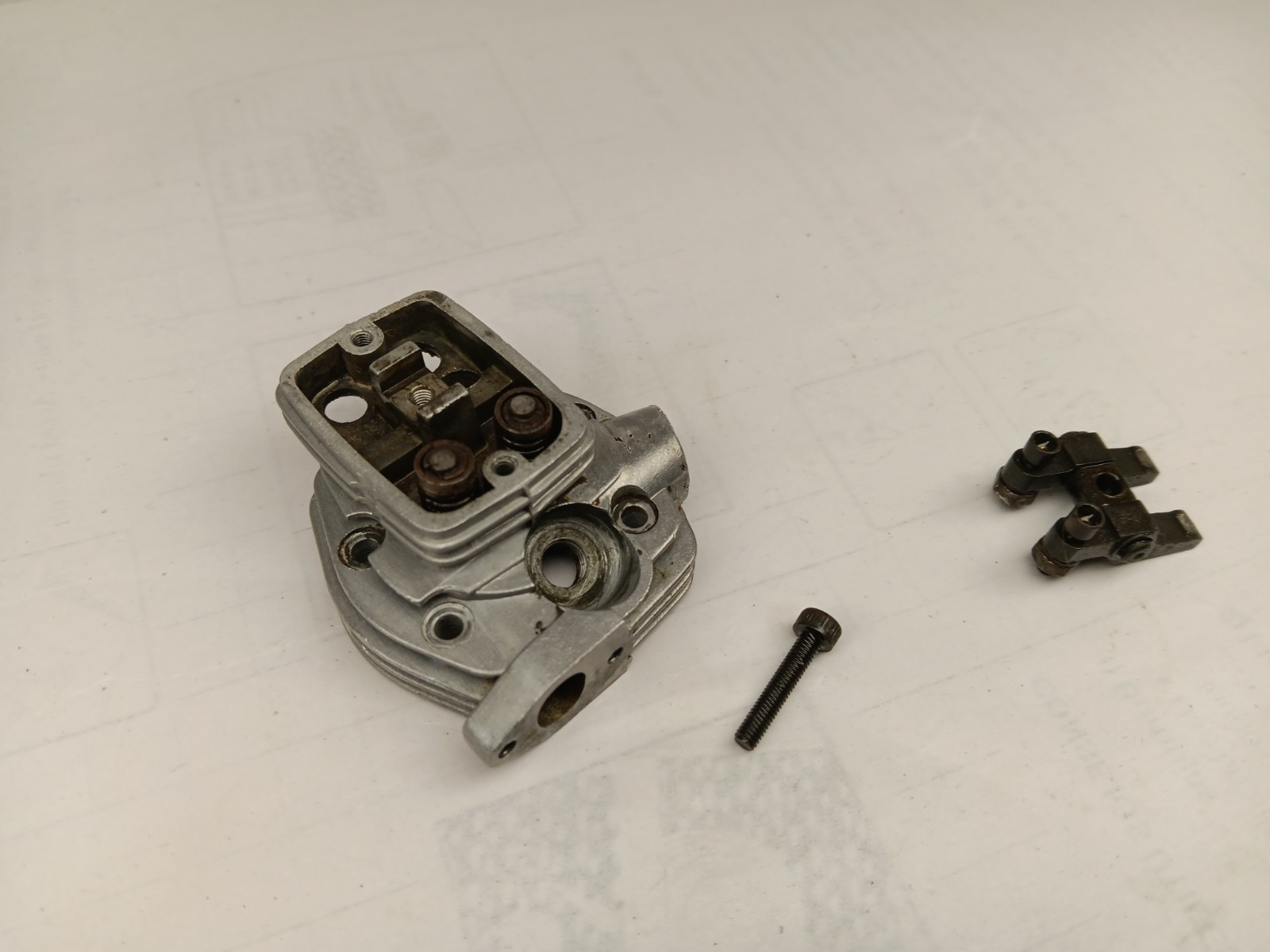 MAGNUM XL 52 Four Stroke R/C Engine Cylinder Head with Rockers