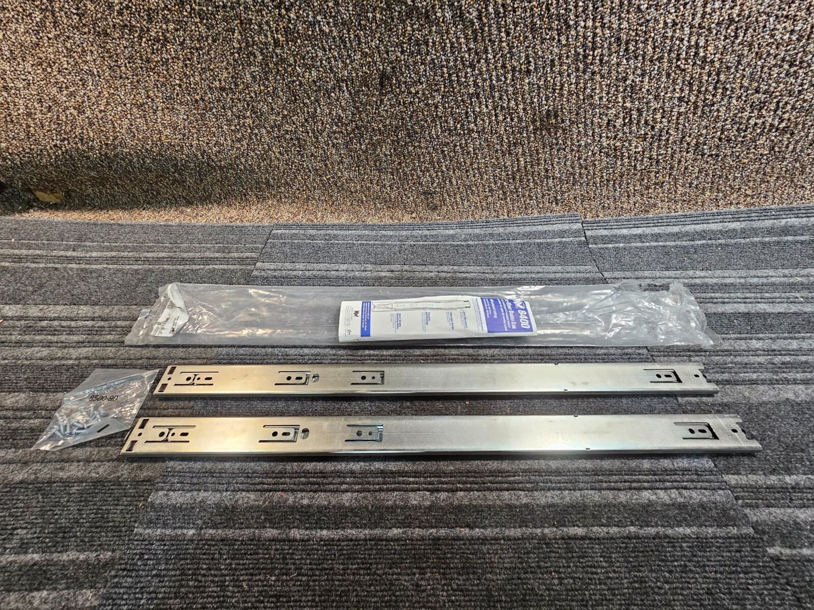 (QTY 2) Knape & Vogt 8400P 28, 28-Inch Side Mount Full Extension Drawer Slide,