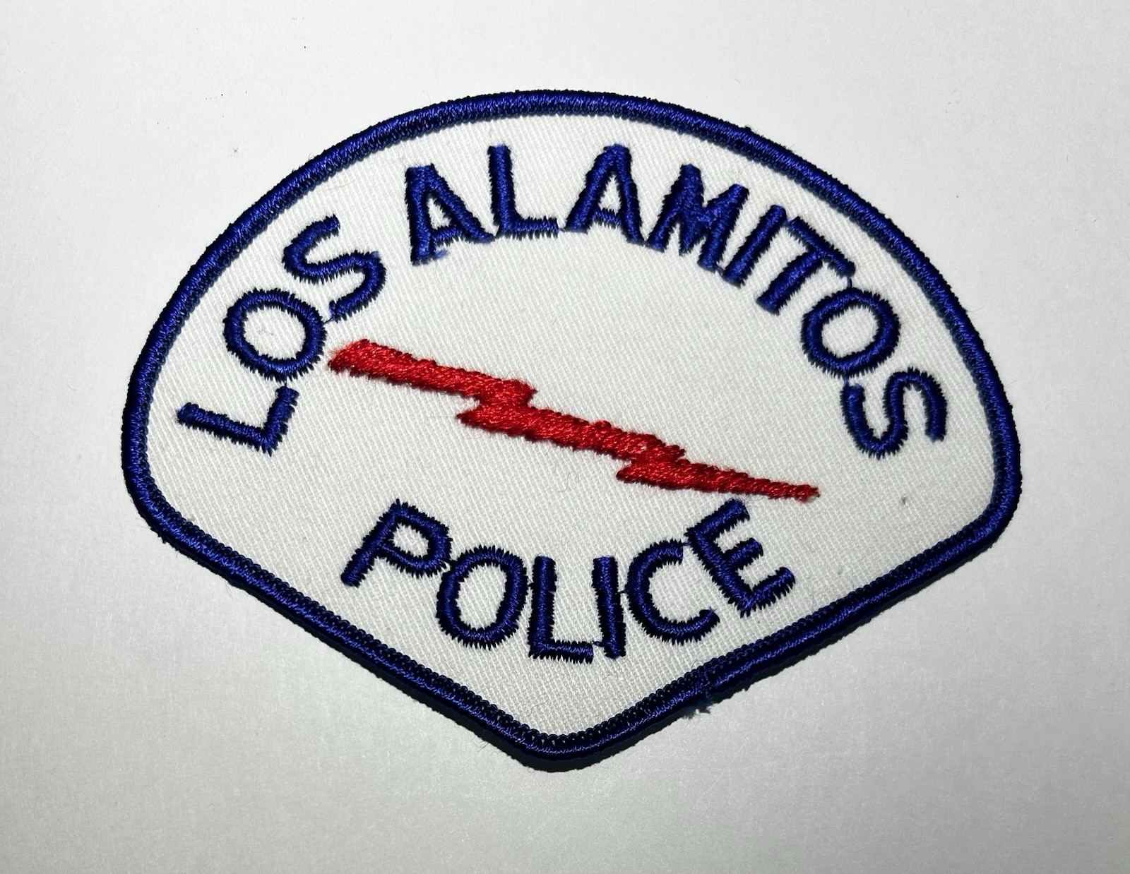 CALIFORNIA LOS ALAMITOS POLICE DEPT PATCH RED SPARK ORANGE COUNTY #PDD10