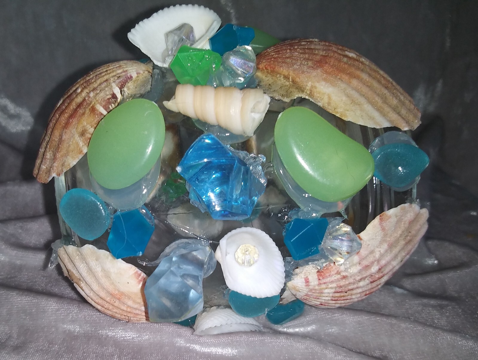 Small glass crystal fish cave aquarium decoration in Blue/Grn Glow in the Dark!