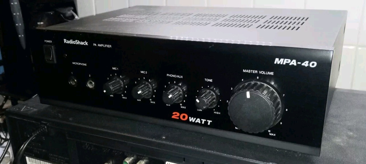 RadioShack MPA-40 20 Watt PA System Amplifier Power Amp - Aux/CD & Phono vg
