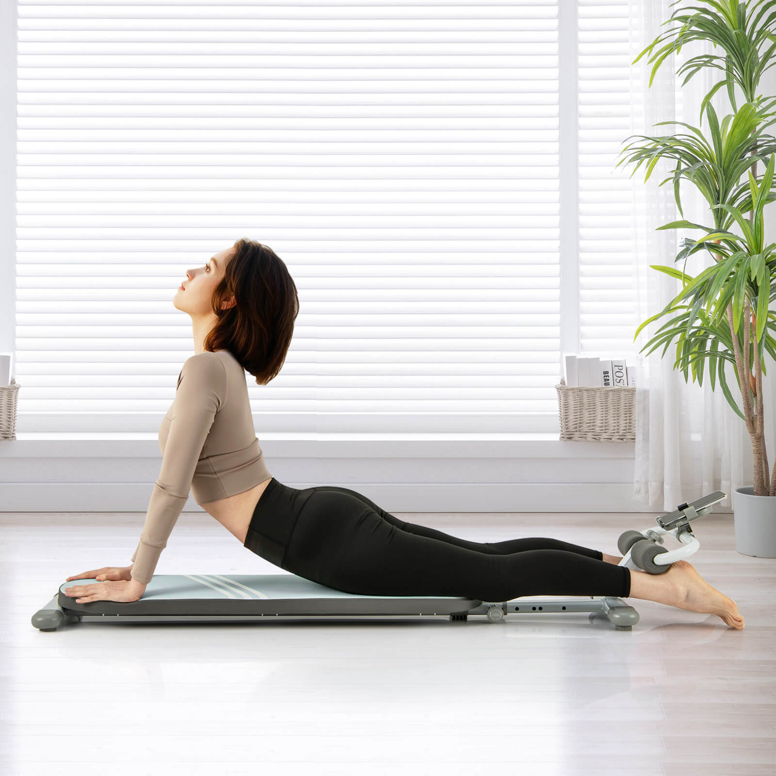 Multifunctional Sit Up Bench w/Adjustable Length & 3 Gear Adjustable Angles