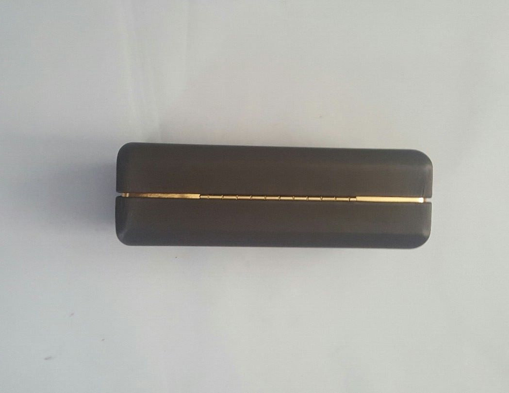 ROBERTO CAVALLI BROWN CLAMSHELL HARD SUNGLASS CASE WITH CLEANING CLOTH